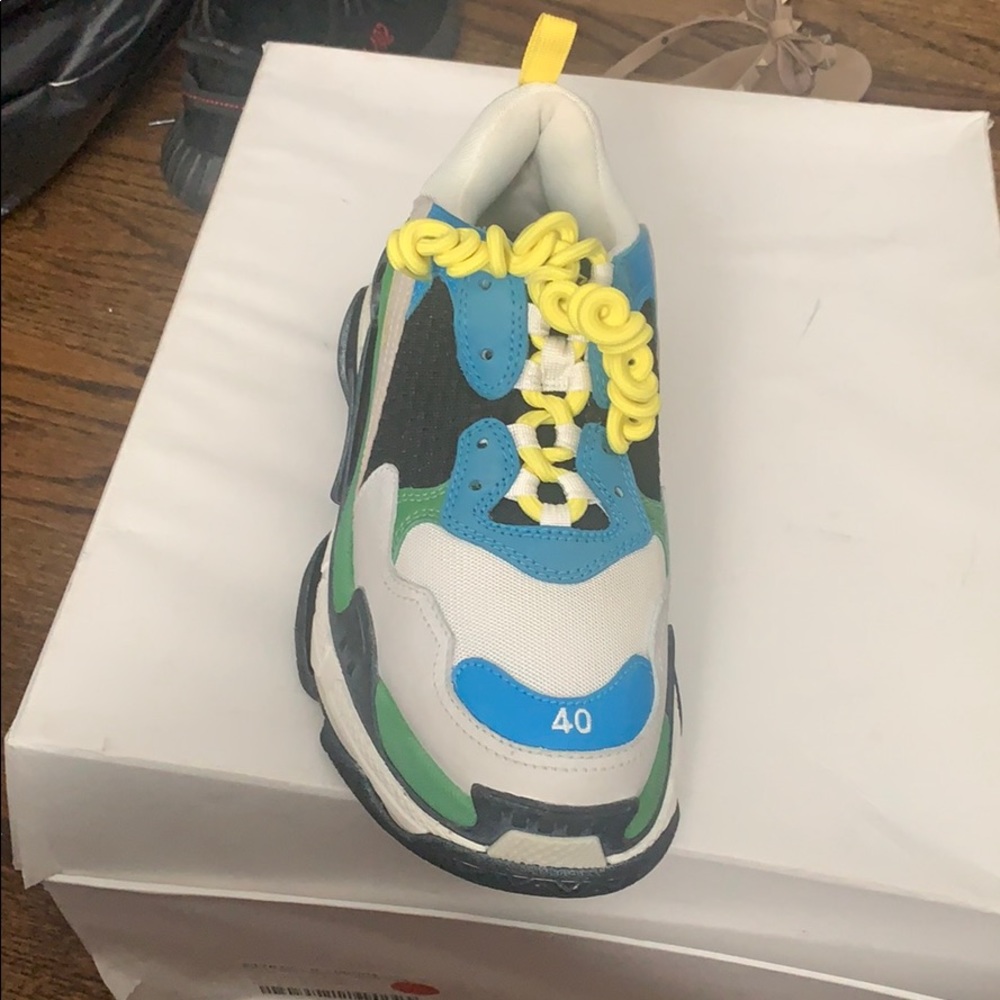 Balenciaga Triple S Trainers - Picture 3 of 14